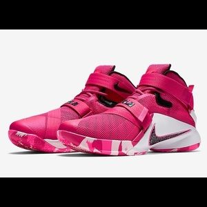 nike breast cancer shoes 2017